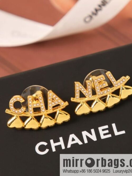 wsxc1677500451359_4-800x800ofkbee4bztq190716_20250708235841.jpg New ☑️ Chanel c1 letter asymmetric stud earrings