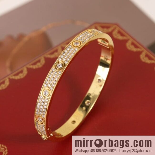 Cartier Classic Love Series Main Diamond Gypsy Bracelet