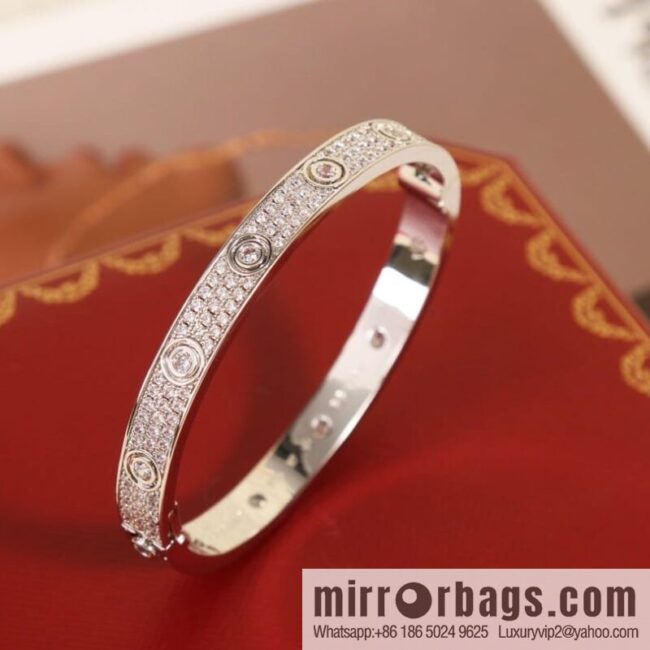 Cartier Classic Love Series Main Diamond Gypsy Bracelet