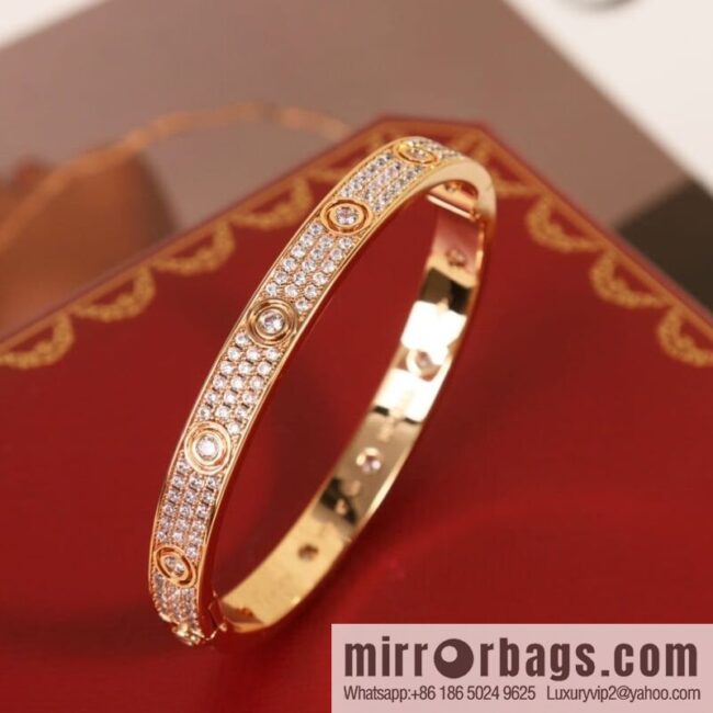 Cartier Classic Love Series Main Diamond Gypsy Bracelet