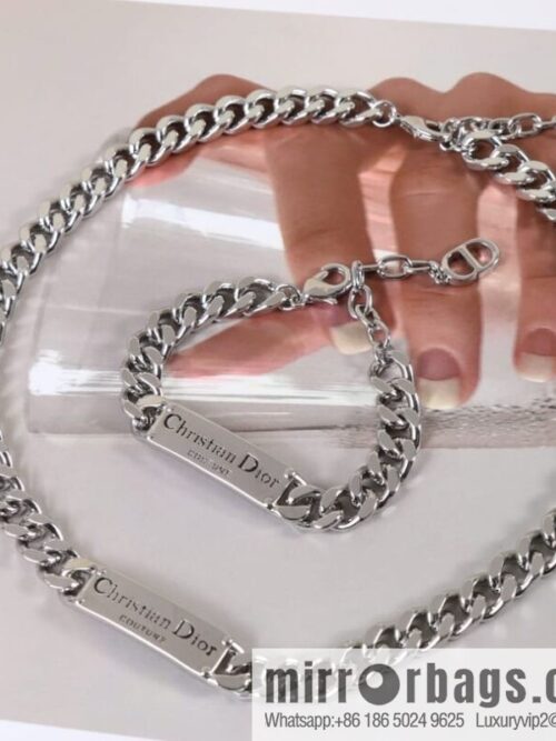 wsxc1677586889699_0-800x8005ism33dsru4190558_20250708235334.jpg New ☑️ Dior chain strap bracelet necklace