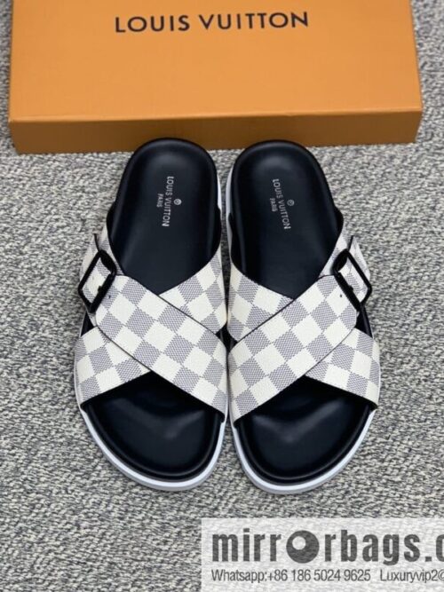 wsxc1677587449225_0-800x800sygawqnjsuy35033_20250716040537.jpg LV/Louis Vuitton men\'s sandals with classic PVC and black outsoles
