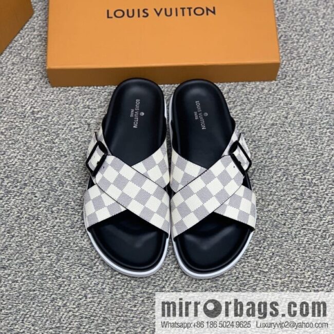 LV/Louis Vuitton men\'s sandals with classic PVC and black outsoles