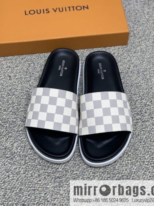 wsxc1677587450740_0-800x8001f4a1kzopje35024_20250716040531.jpg LV/Louis Vuitton men\'s sandals with classic PVC and black outsoles