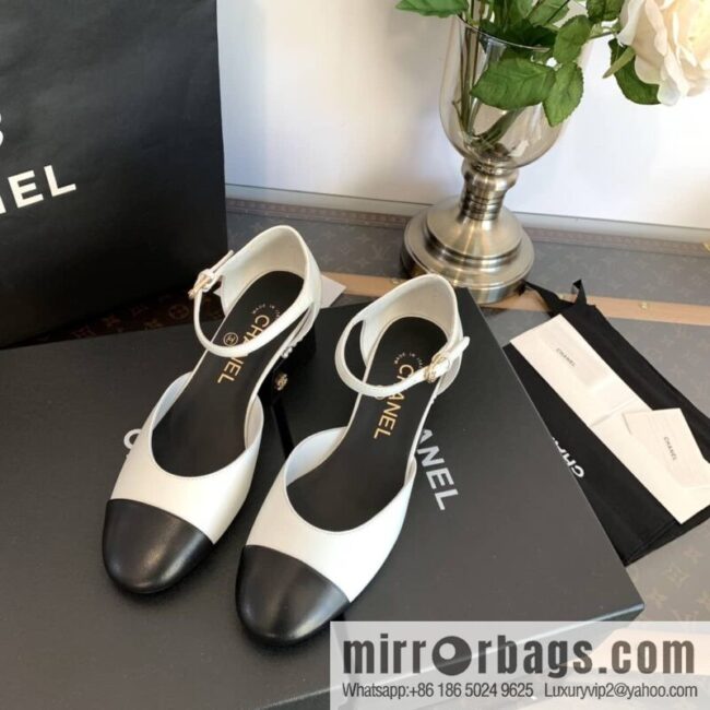 Chanel Xiaoxiang Color matching hollow Mary Jane shoes