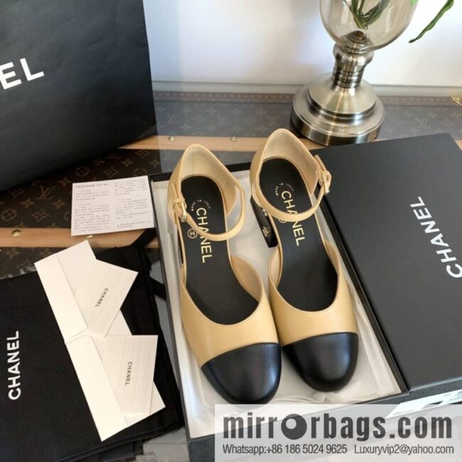 Chanel Xiaoxiang Color matching hollow Mary Jane shoes