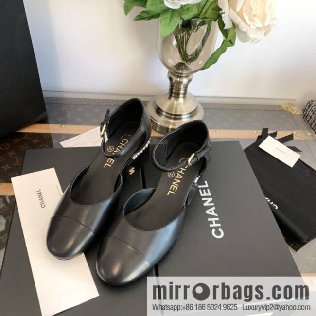 Chanel Xiaoxiang Color matching hollow Mary Jane shoes