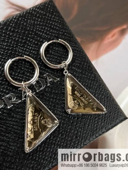 wsxc1677846001326_0-800x800drifldnoqrz190397_20250708234828.jpg PRADA Prada triangle label, stud earrings
