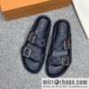 LV/Louis Vuitton features classic PVC men\'s sandals with black outsoles