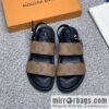 LV/Louis Vuitton features classic PVC men\'s sneakers with black outsoles