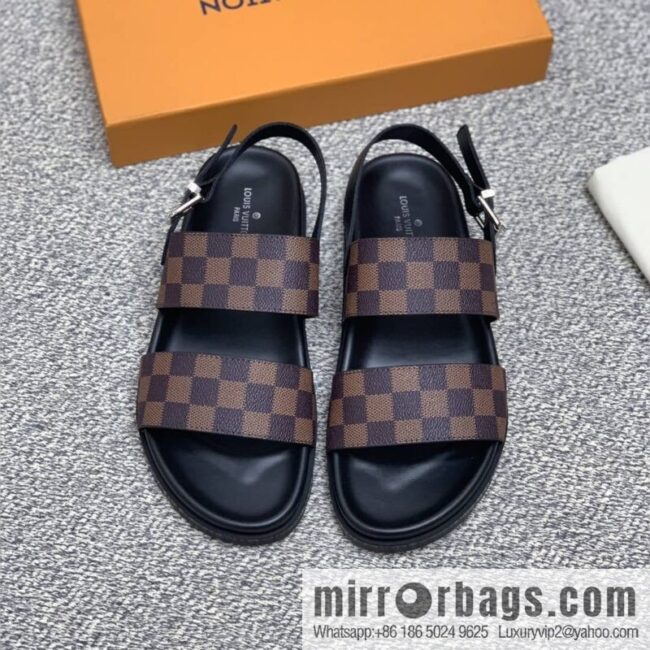 LV/Louis Vuitton with classic PVC and black men\'s sneakers