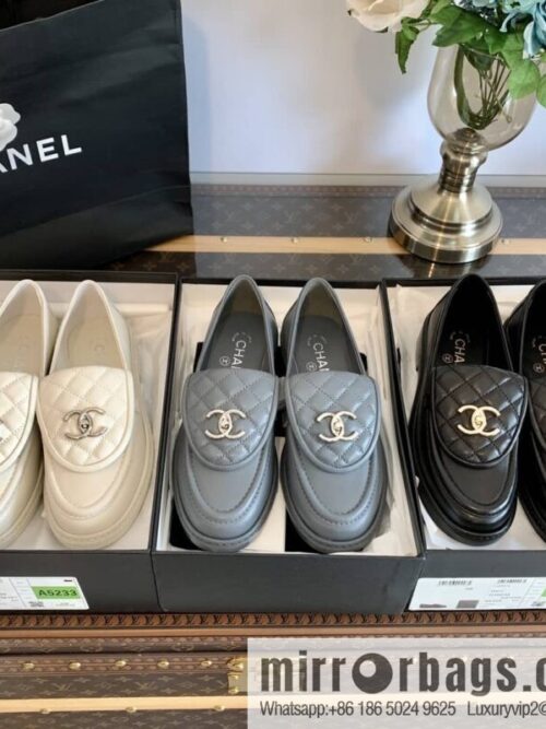 wsxc1677932707243_0-800x800ovayycnek1x34567_20250716040157.jpg Chanel Xiaoxiang Medieval Rhombus Vintage loafers