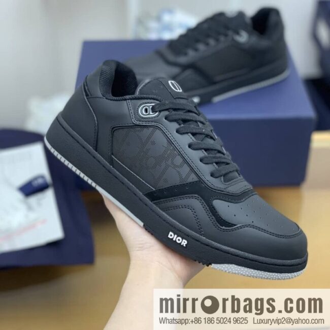 Dior Dior uses black smooth cow leather (fabric) carefully made men\'s low-top sneakers