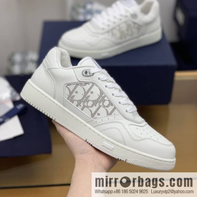 Dior Dior uses black smooth cow leather (fabric) carefully made men\'s low-top sneakers