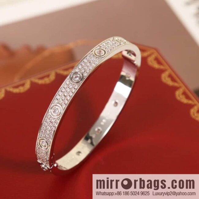 Cartier Classic Love Series Main Diamond Gypsy Bracelet