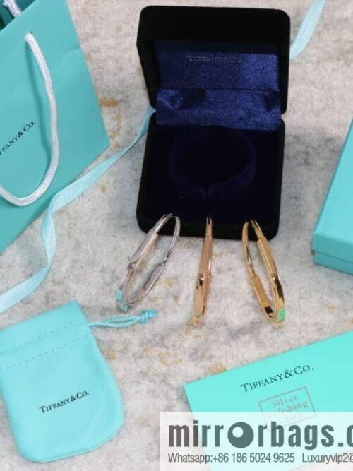 wsxc1678104962816_1-800x8001gh5wjuzyot190254_20250708234402.jpg Tiffany Lock Full Drill, Half Drill, Spaced Drill, Glossy Lock Bracelet Bracelet