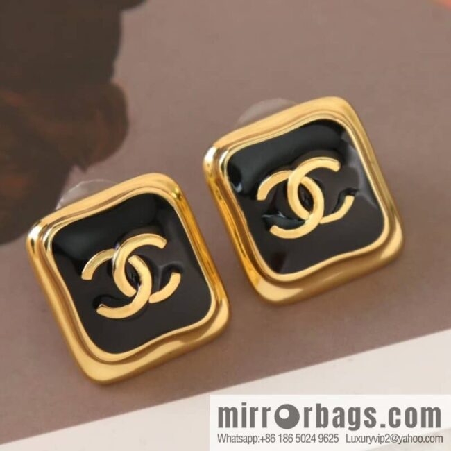 New ☑️ Chanel C1 double c square stud earrings