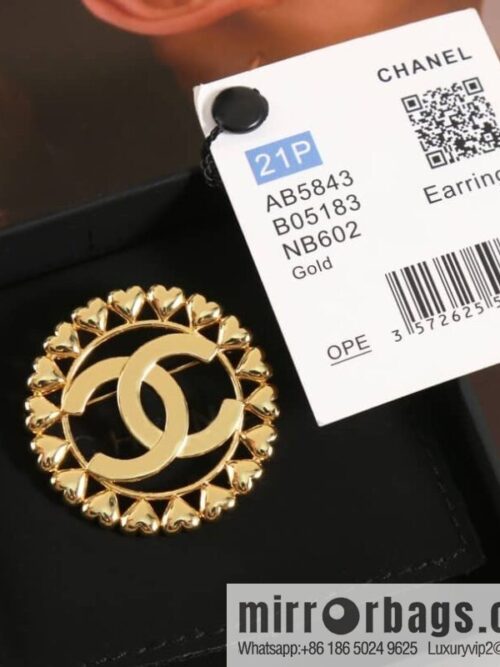 wsxc1678278432704_0-800x800fn5fxhuflas187567_20250708221816.jpg Code 1367425 new ☑️ Chanel gold round double c peach heart brooch