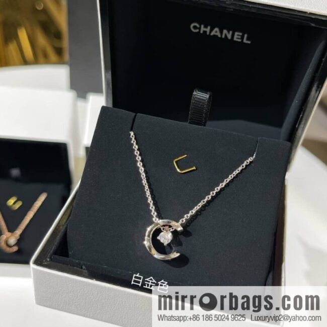 New ☑️ Chanel 2022 coco crush series water ice moon, moon necklace