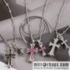 Classic hit, Crossheart cross necklace