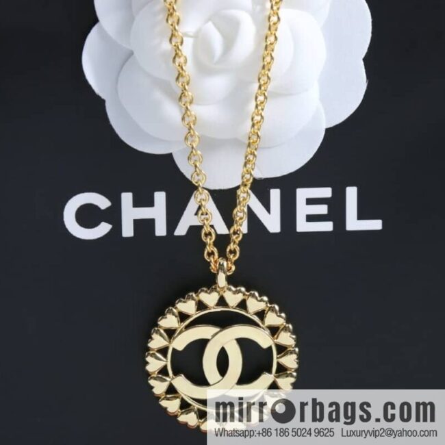 New ☑️ Chanel double c gold peach heart love round long necklace