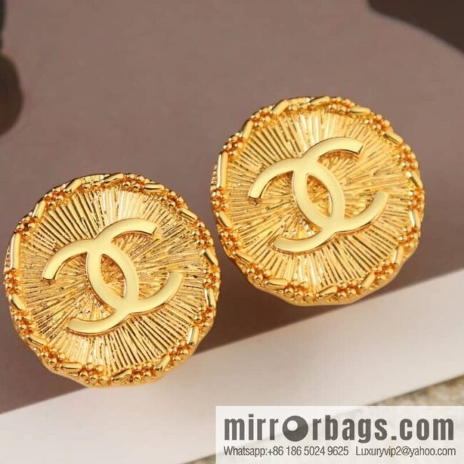 New ☑️ Chanel double c gold medieval round earrings