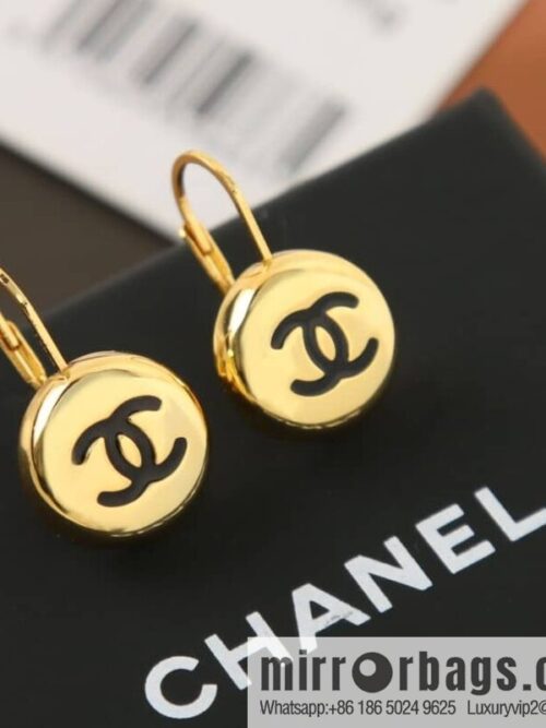 wsxc1678536404854_0-800x800oxv2ci4uapa187341_20250708221140.jpg New ☑️ Chanel double c gold small golden bean stud earrings