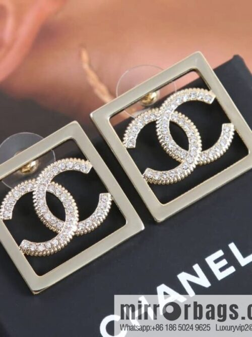 wsxc1678624068951_0-800x800tz5nhz4lsif187319_20250708221101.jpg New ☑️ Chanel double c square hollow stud earrings