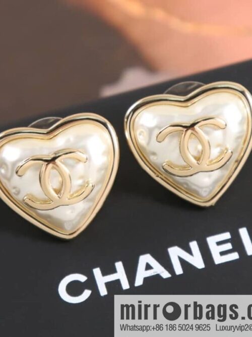 wsxc1678624070824_0-800x800ju3zy13p15v187308_20250708221041.jpg New ☑️ Chanel double c love peach heart stud earrings