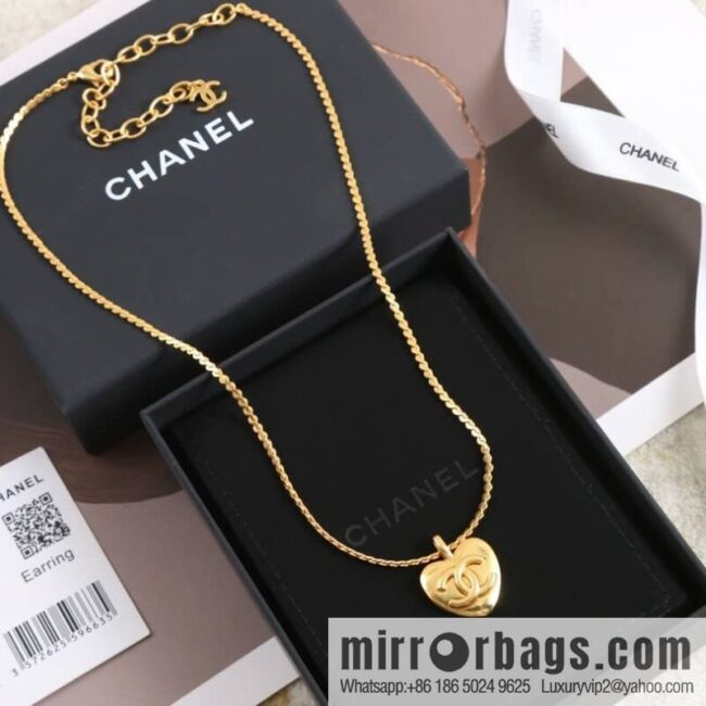 New ☑️ Chanel gold double c love peach heart necklace