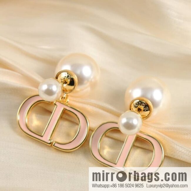 New ☑️ Dior size pearl CD stud earrings