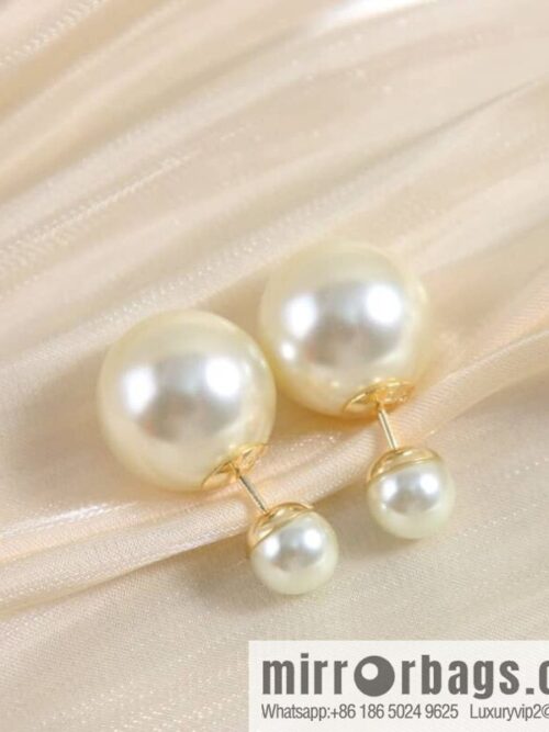 wsxc1678624079799_0-800x800bikeqcmdq0j187251_20250708220859.jpg New ☑️ Dior size pearl CD stud earrings