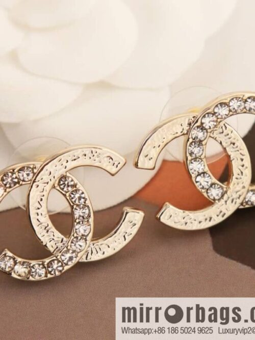 wsxc1678968889626_0-800x800t42y20fonq2187055_20250708220329.jpg New ☑️ Chanel c1 double c half diamond stud earrings