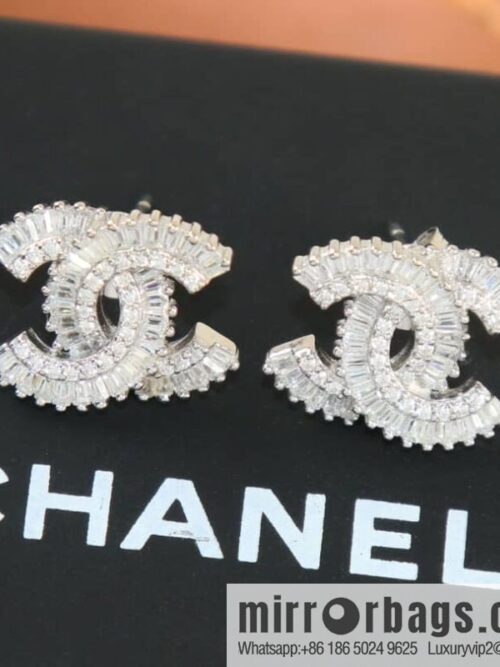 wsxc1678968896092_0-800x800zvexnvys3ea187022_20250708220228.jpg New ☑️ Chanel c1 double c silver square diamond stud earrings