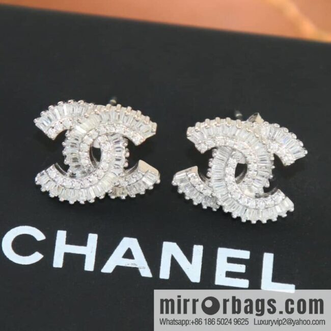 New ☑️ Chanel c1 double c silver square diamond stud earrings
