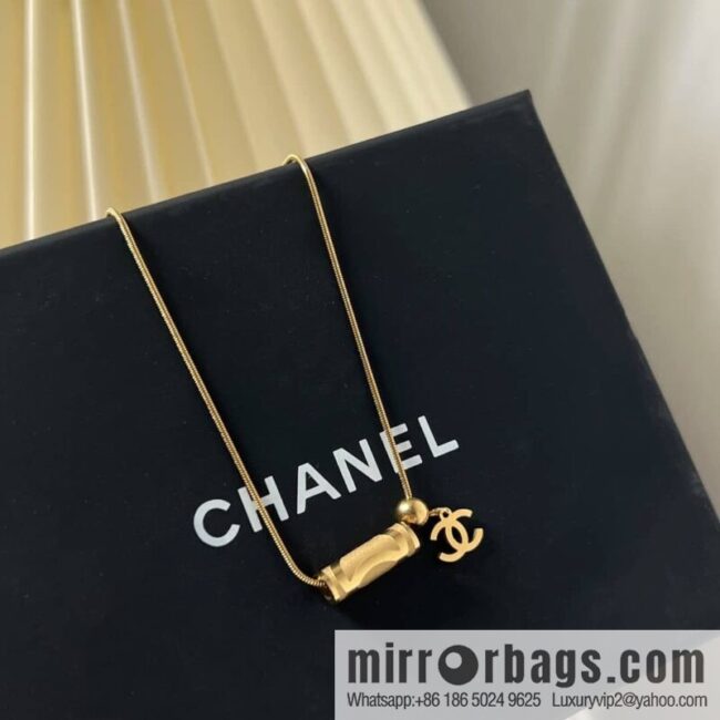 New ☑️ Chanel gold cylinder double c necklace