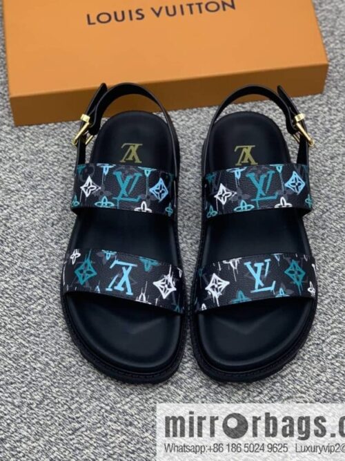 wsxc1678969104171_0-800x800kli4uawidwl30588_20250716032722.jpg LV/Louis Vuitton features classic PVC men\'s sandals with black outsoles
