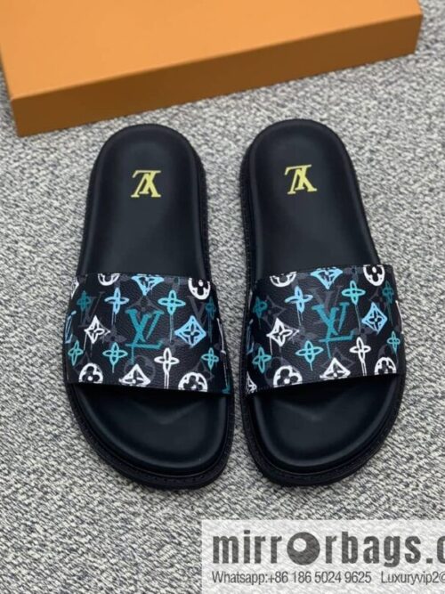 wsxc1678969111452_0-800x8001ndpx5fd5hy30544_20250716032651.jpg LV/Louis Vuitton features classic PVC men\'s sandals with black outsoles