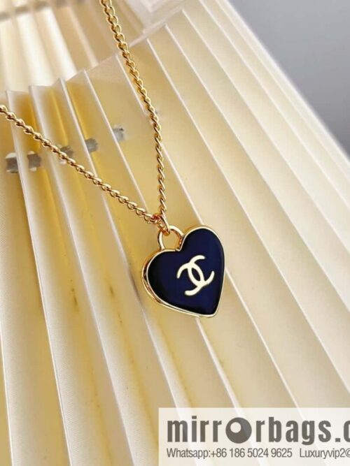 wsxc1679228908040_0-800x800e2xqi25wz3s186804_20250708215553.jpg Chanel double c black peach heart love necklace