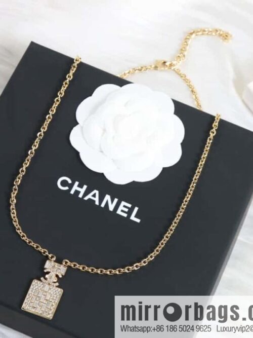 wsxc1679399521672_0-800x800cxs3luoiy5m186666_20250708215148.jpg New ☑️ Chanel double c full diamond perfume bottle necklace