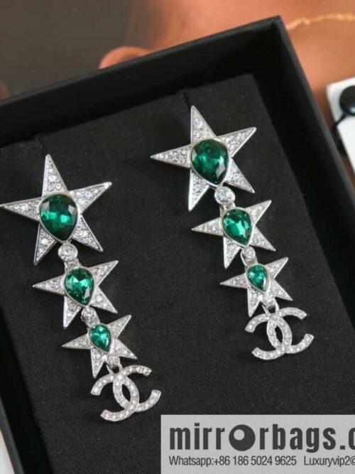 wsxc1679399526123_4-800x800pkjj1t5jzud186631_20250708215042.jpg New ☑️ Chanel c4 double c full diamond emerald pentagram ⭐ star stud earrings