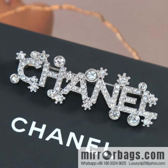 New ☑️ Chanel full diamond CHANEL alphabet snowflake brooch