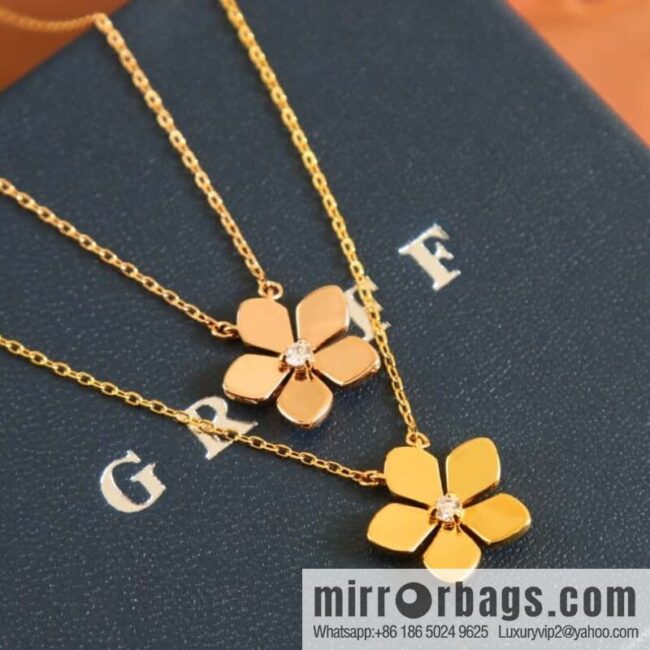 GRAFF Glossy flower necklace