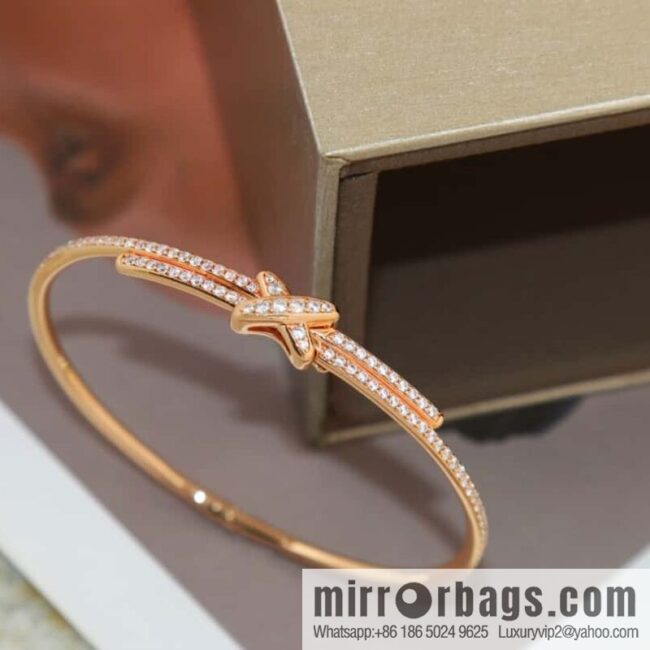 CHAUMET Jeux de Liens Edge Collection • Lifetime Collection • Edge, Full Diamond Cross Bracelet, Bracelet