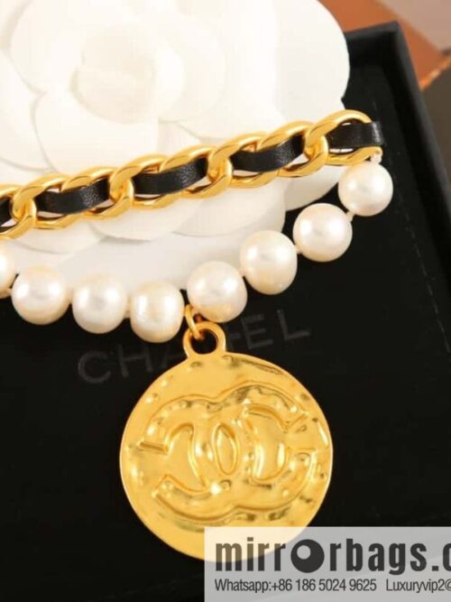 wsxc1679918368180_0-800x8000qgepvm3ycv182991_20250708200528.jpg New ☑️ Chanel medieval series gold round double c pearl black leather rope brooch