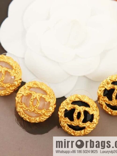 wsxc1679918371659_0-800x800d5nyebdbaf4182956_20250708200431.jpg New ☑️ Chanel medieval series gold round double c earrings