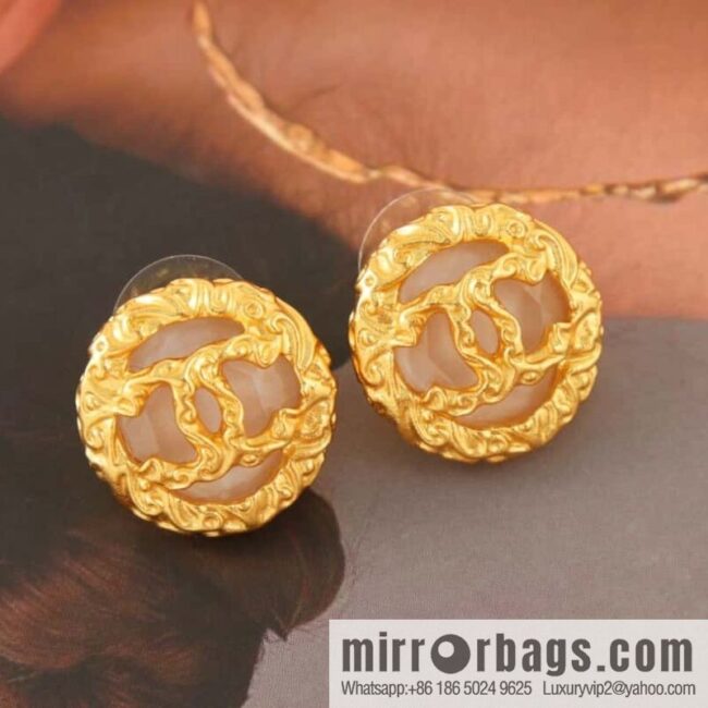 New ☑️ Chanel medieval series gold round double c earrings
