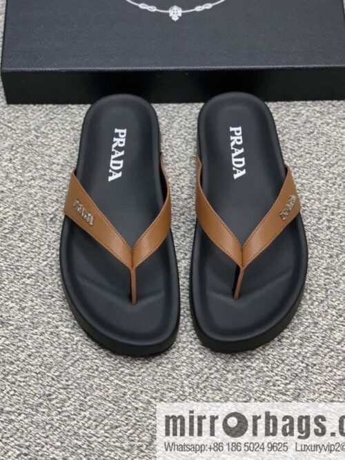wsxc1679918611042_0-800x800gld0b3xj2zh26545_20250716025221.jpg Prada uses black calfskin men\'s sandals
