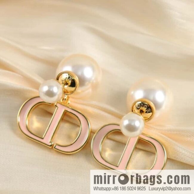 New ☑️ Dior size pearl CD stud earrings