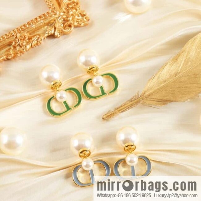 New ☑️ Dior size pearl CD stud earrings